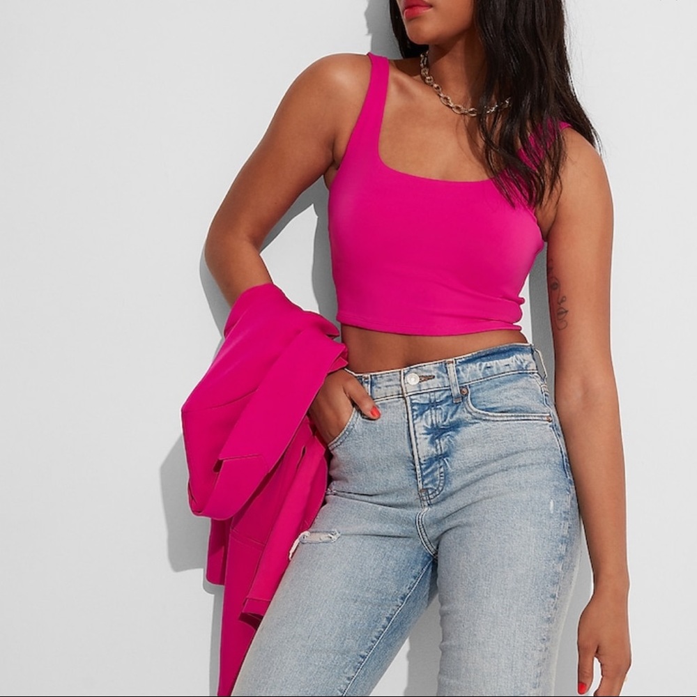 Express Body Contour Matte Square Neck Cropped Tank